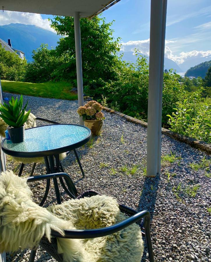 Villa Lovise Riverside Stranda  Extérieur photo